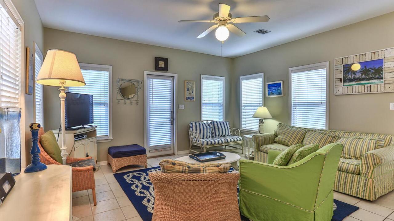 Biglows Bungalow - About A Quarter Mile To Private Neighborhood Beach Access, Pet Friendly, Community Pool Дестін Екстер'єр фото